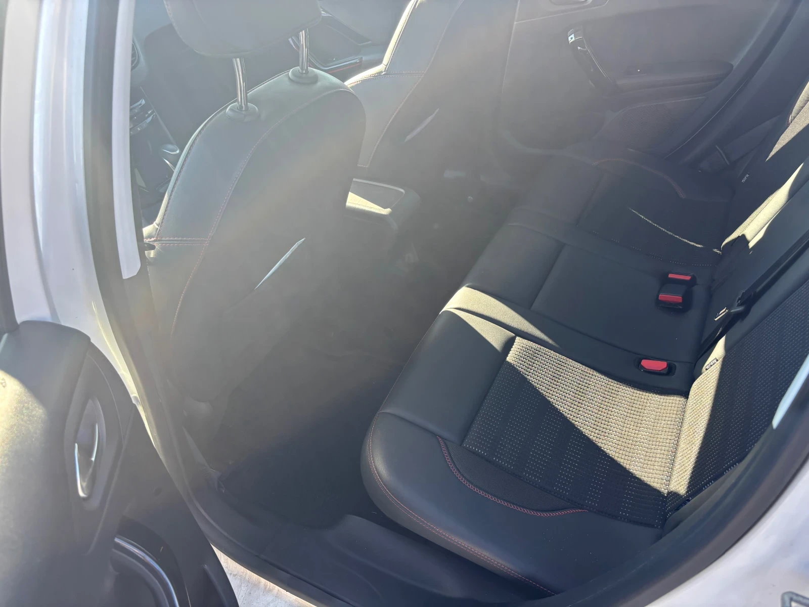 Peugeot 2008, снимка 10 - Автомобили и джипове - 55777071