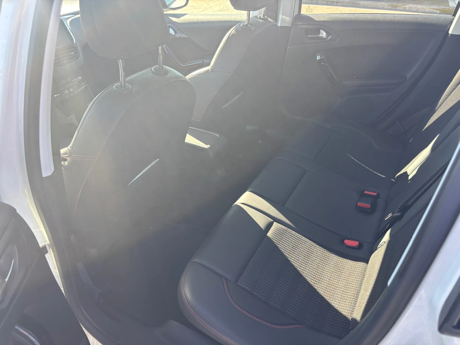 Peugeot 2008, снимка 9 - Автомобили и джипове - 55777071