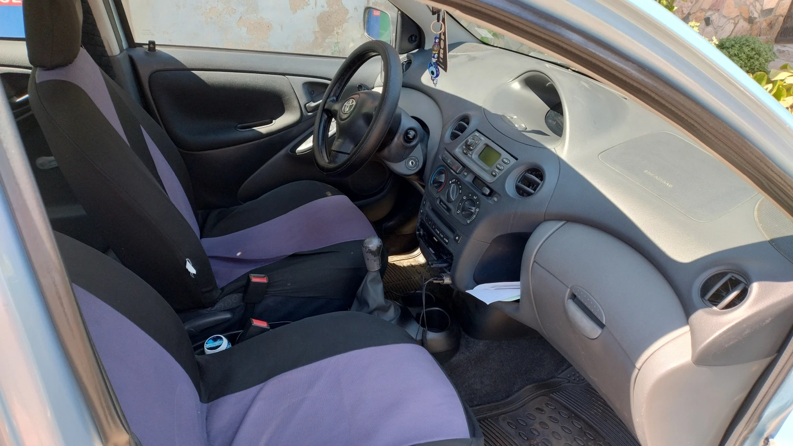 Toyota Yaris 1.0 VVT-i, снимка 9 - Автомобили и джипове - 55855024