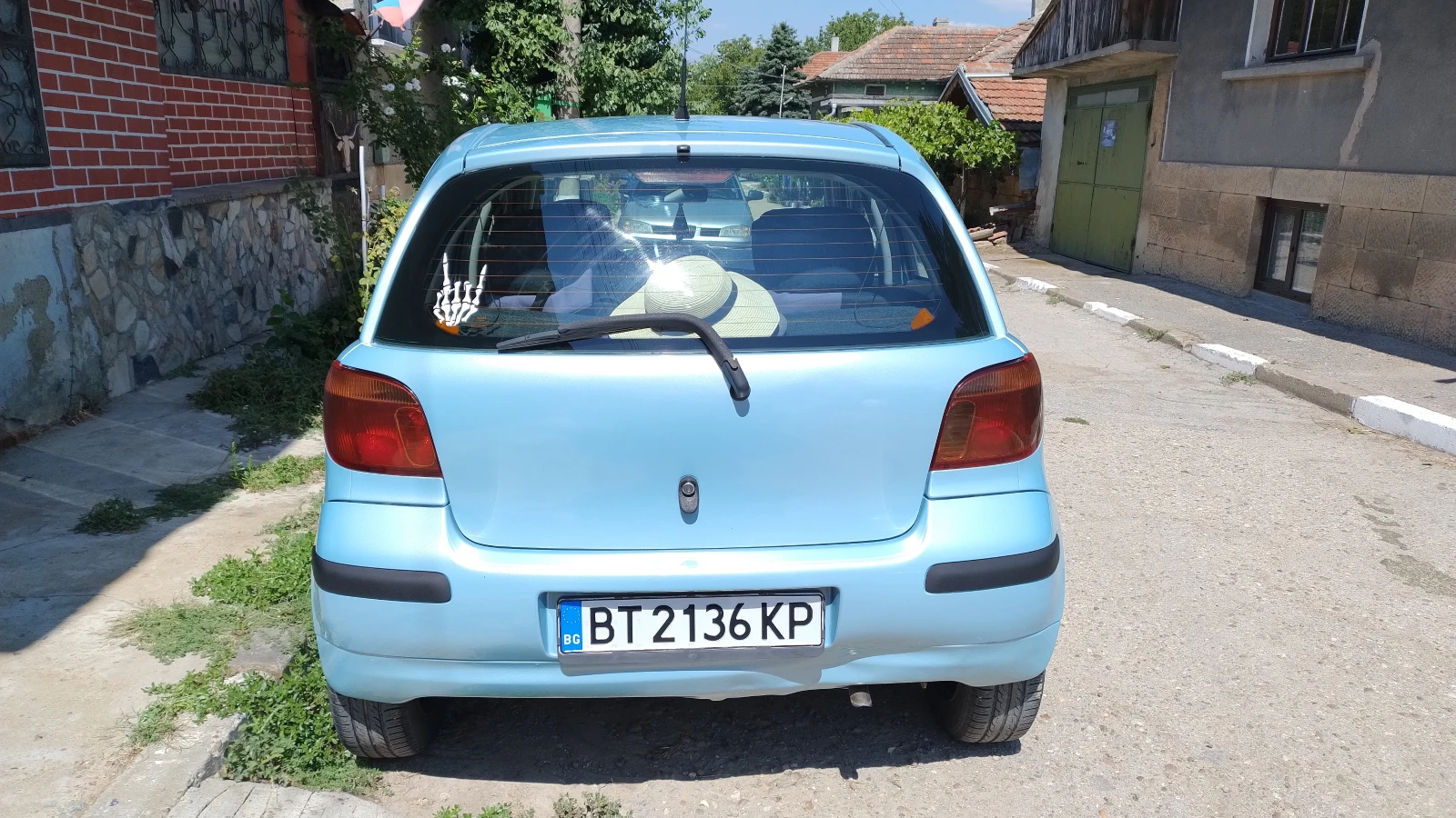 Toyota Yaris 1.0 VVT-i, снимка 5 - Автомобили и джипове - 55855024
