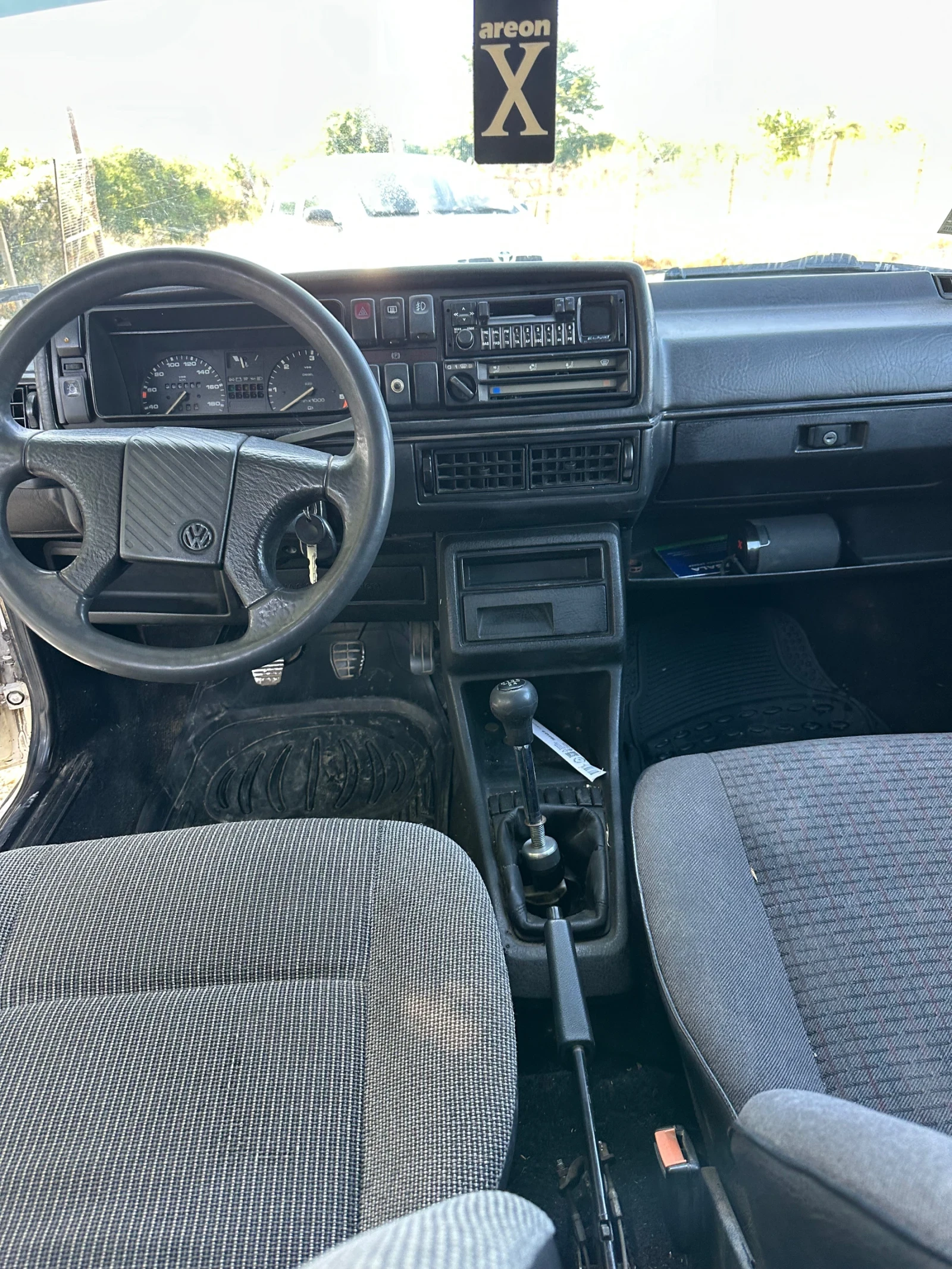 VW Golf 1.6TD , снимка 10 - Автомобили и джипове - 56074632