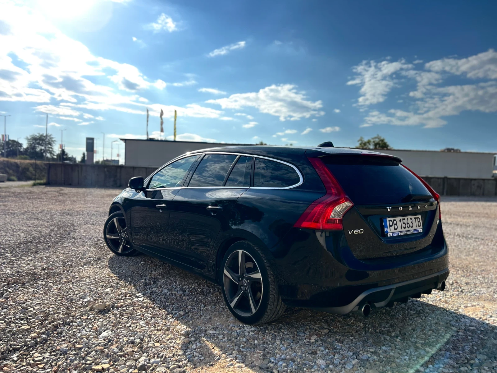 Volvo V60 Volvo V60 D5 2.4 R-Design | 215 к.с. | Automatic, снимка 5 - Автомобили и джипове - 56108271