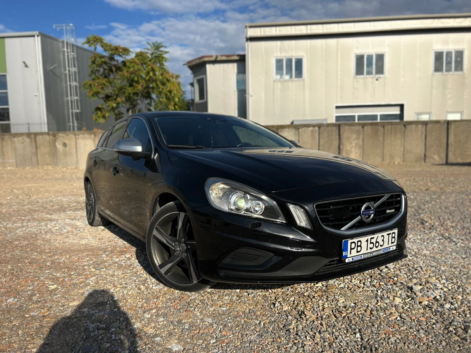 Volvo V60 Volvo V60 D5 2.4 R-Design | 215 к.с. | Automatic, снимка 3 - Автомобили и джипове - 56108271