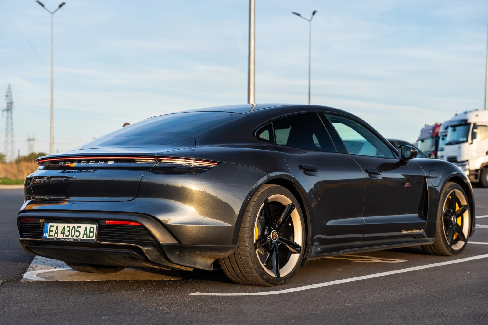 Porsche Taycan Turbo s Porsche approved ����� �������� �������� | Mobile.bg � ����������� 4
