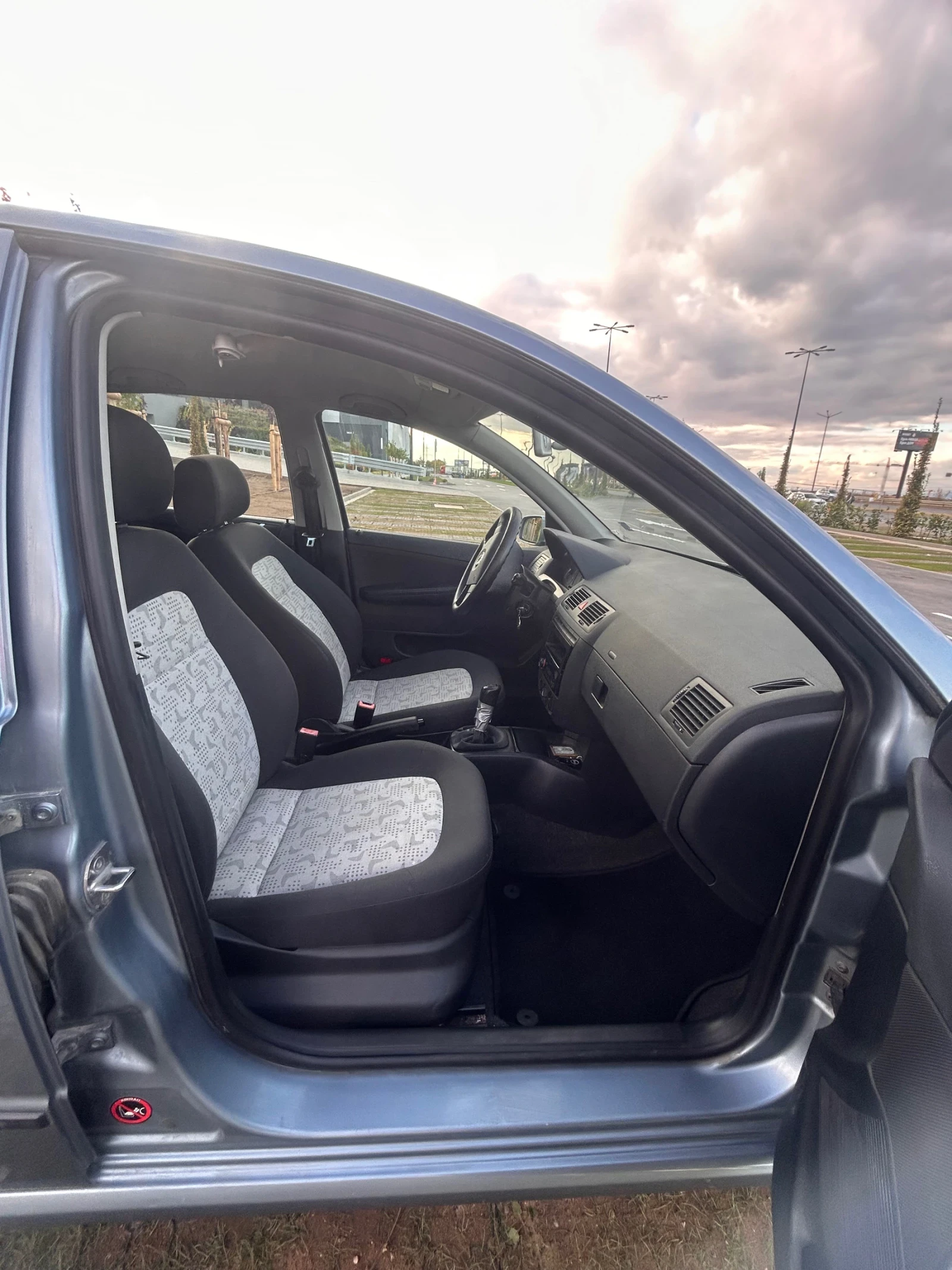 Skoda Fabia 1.4, 16V, 101 к.с., снимка 13 - Автомобили и джипове - 56247679