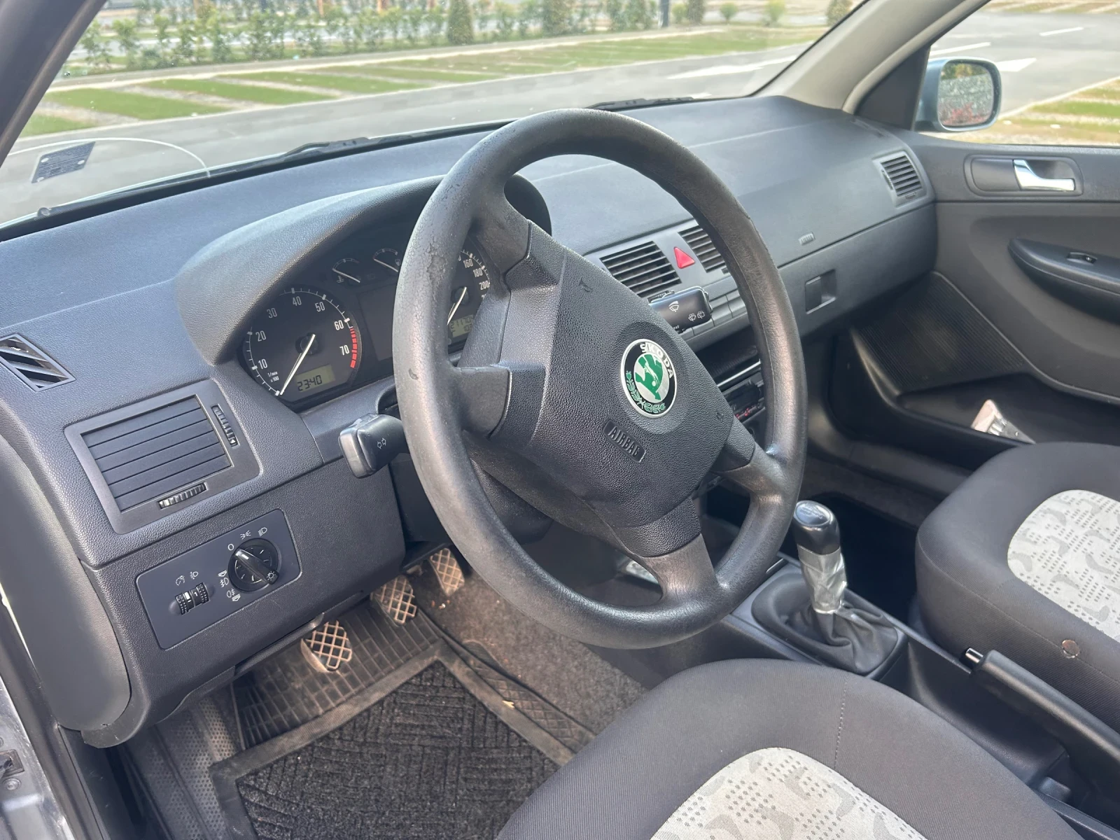Skoda Fabia 1.4, 16V, 101 к.с., снимка 10 - Автомобили и джипове - 56247679