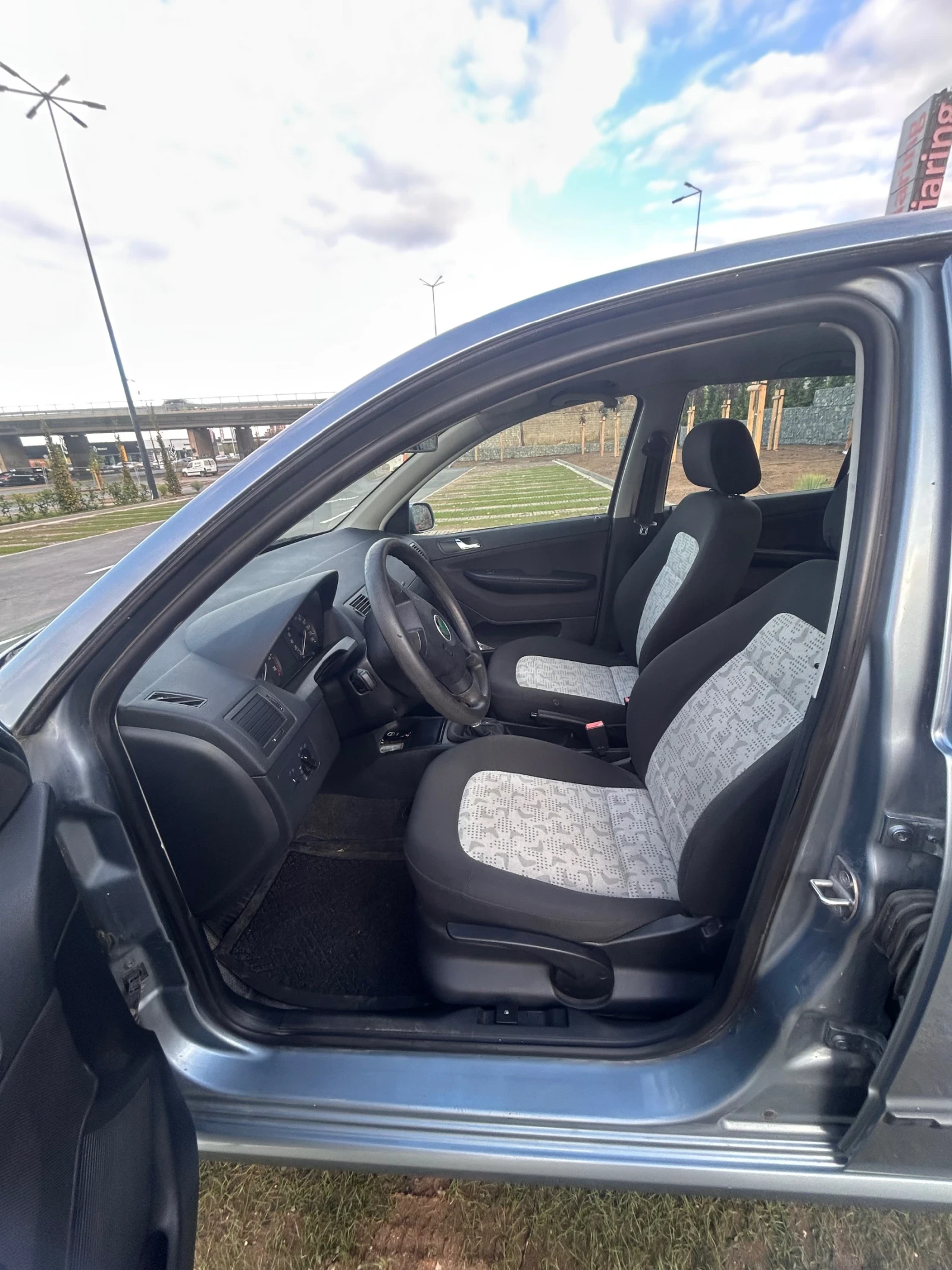 Skoda Fabia 1.4, 16V, 101 к.с., снимка 14 - Автомобили и джипове - 56247679