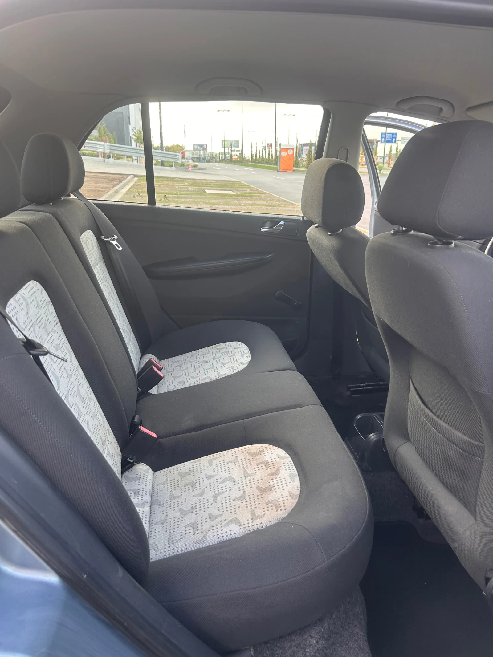 Skoda Fabia 1.4, 16V, 101 к.с., снимка 12 - Автомобили и джипове - 56247679