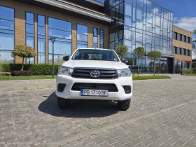 Toyota Hilux 2.4D 4X4 72 000 KM, снимка 2