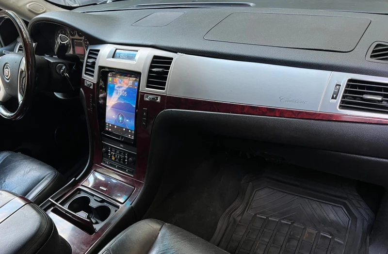 Cadillac Escalade 6.2i PREMIUM/FACELIFT/LCD/PODGREV/KOJA/FULL/UNIKAT, снимка 15 - Автомобили и джипове - 47581452