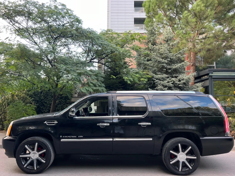 Cadillac Escalade 6.2i PREMIUM/FACELIFT/LCD/PODGREV/KOJA/FULL/UNIKAT, снимка 3 - Автомобили и джипове - 47581452