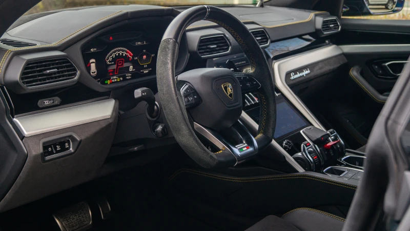 Lamborghini Urus ЗА 80 000 Eur/БАРТЕР, снимка 8 - Автомобили и джипове - 47925718