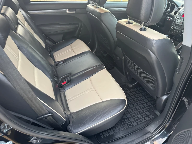 Kia Sorento 2.2CRDi 4x4 Автоматик K-Go, снимка 9 - Автомобили и джипове - 51205795