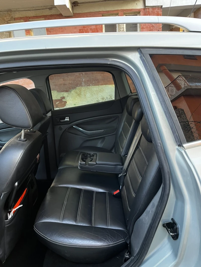 Ford Kuga, снимка 4 - Автомобили и джипове - 52451342