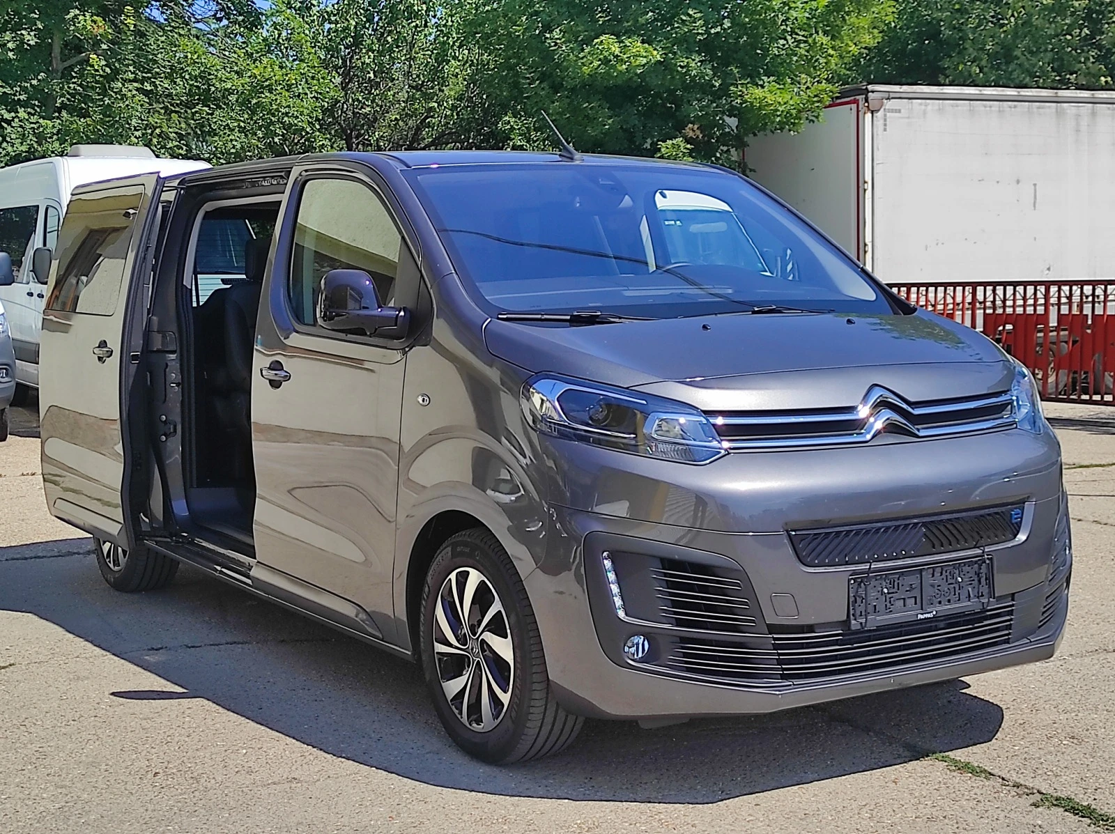 Citroen Spacetourer Luxusbus, 8 местен - изображение 4