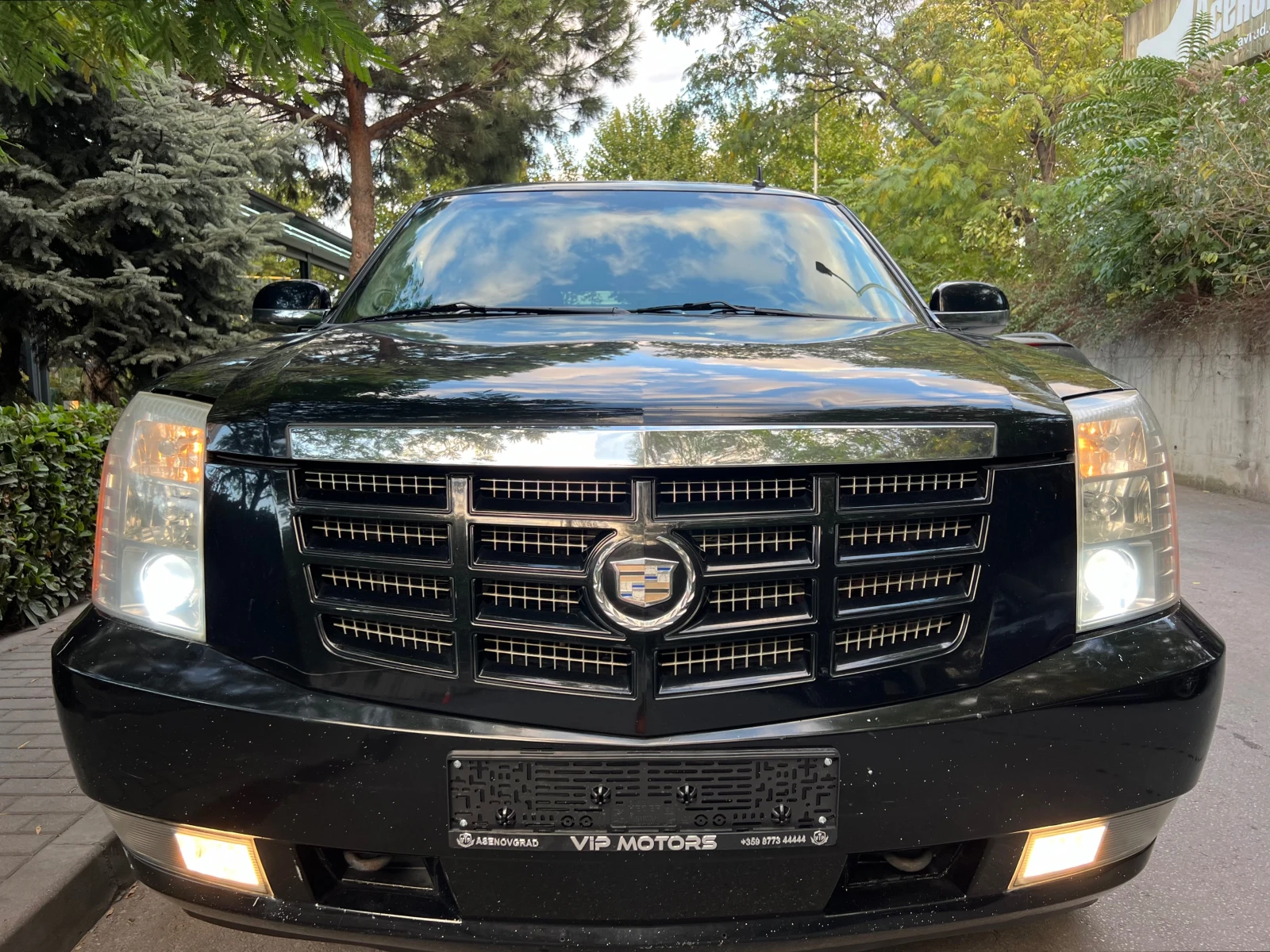 Cadillac Escalade 6.2i PREMIUM/FACELIFT/LCD/PODGREV/KOJA/FULL/UNIKAT - изображение 2