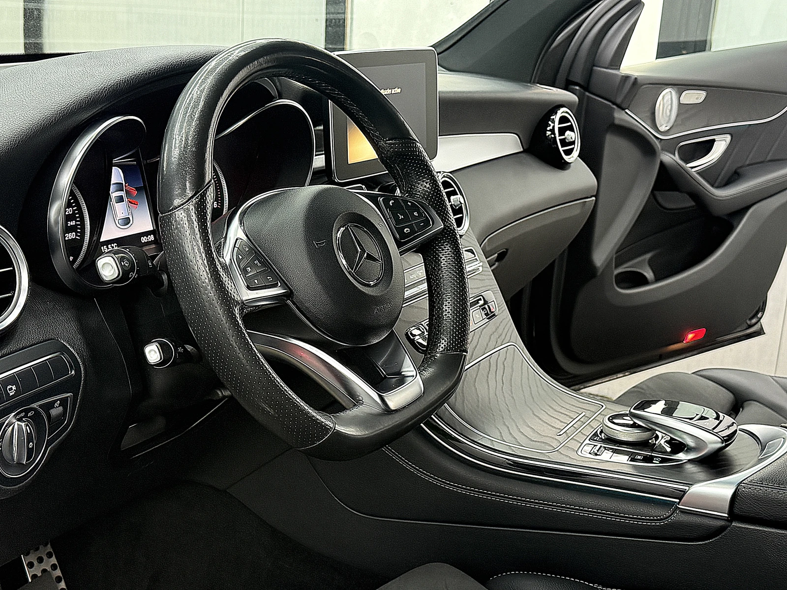 Mercedes-Benz GLC 250 Kupe/AMG-line/4-Matic/DIGITAL/GERM СОБСТВЕН ЛИЗИНГ, снимка 13 - Автомобили и джипове - 54227513