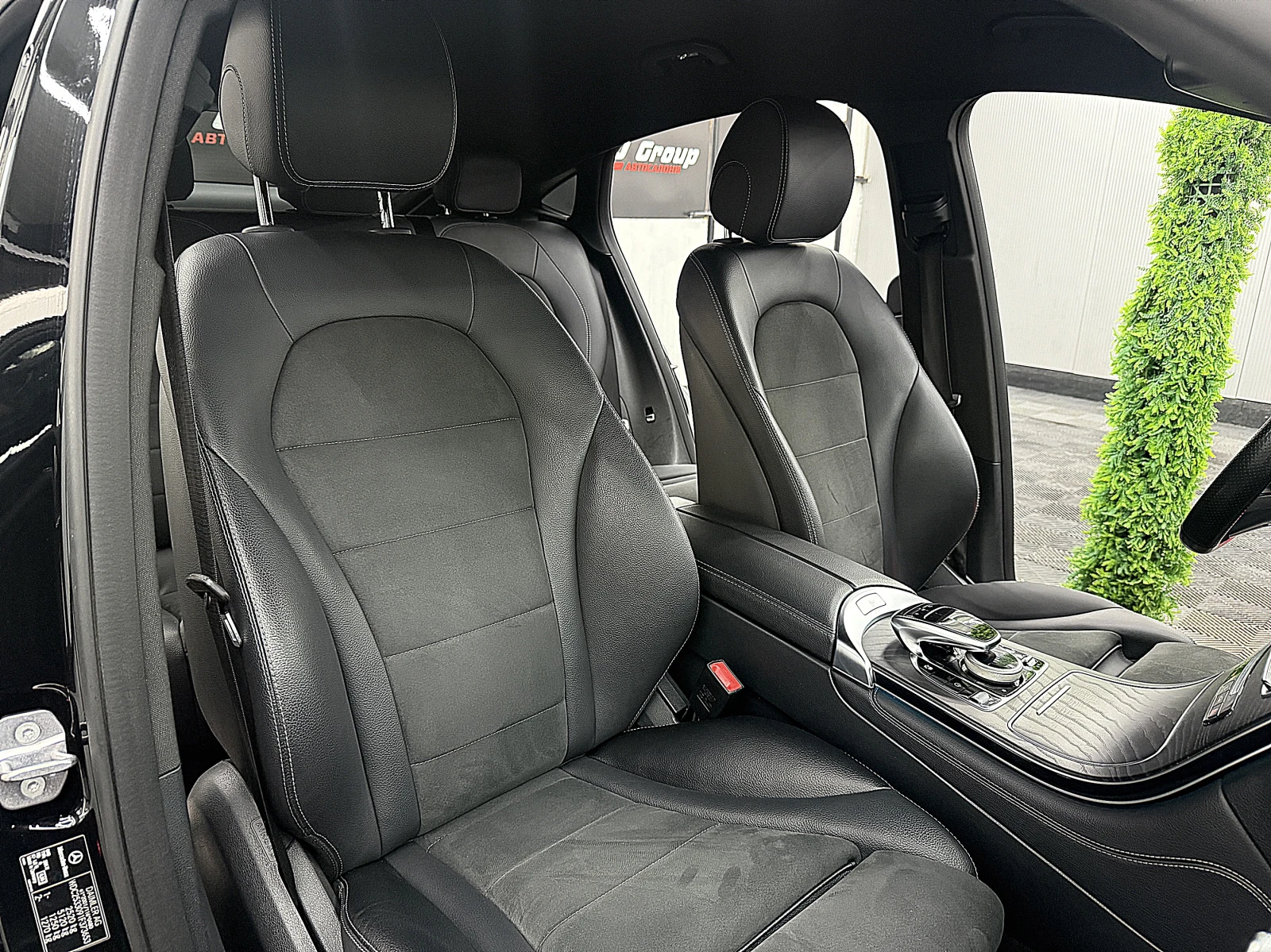 Mercedes-Benz GLC 250 Kupe/AMG-line/4-Matic/DIGITAL/GERM СОБСТВЕН ЛИЗИНГ, снимка 11 - Автомобили и джипове - 54227513