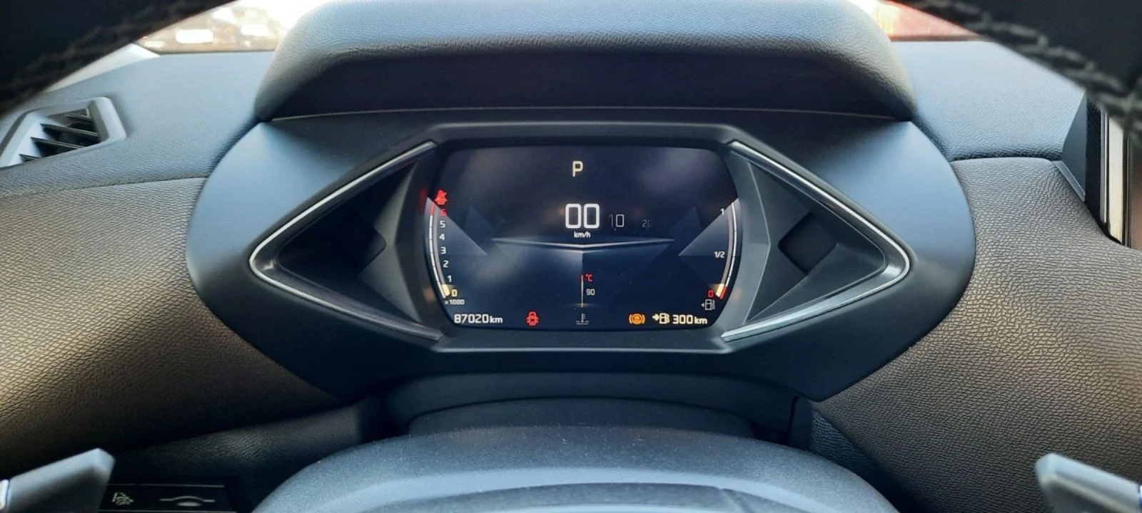 DS DS 3 Crossback, снимка 13 - Автомобили и джипове - 54335197