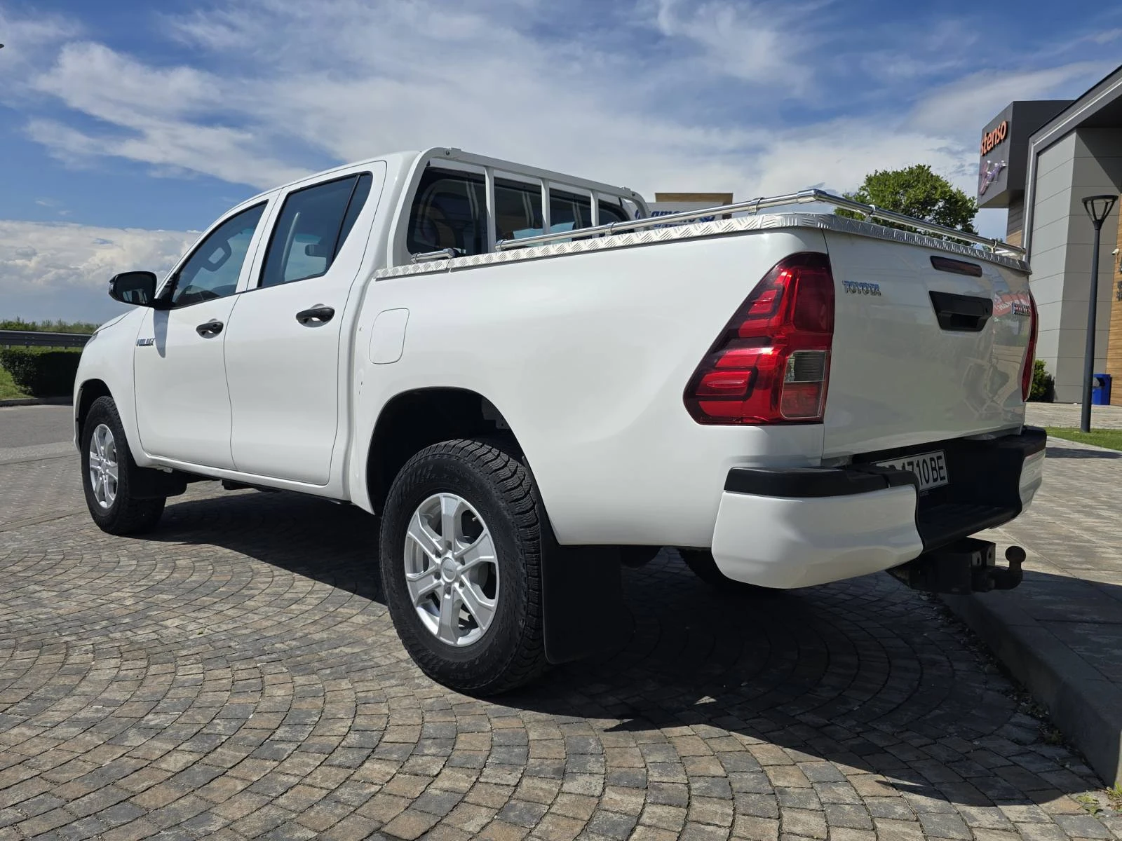 Toyota Hilux 2.4D 4X4 72 000 KM, снимка 7 - Автомобили и джипове - 54589073
