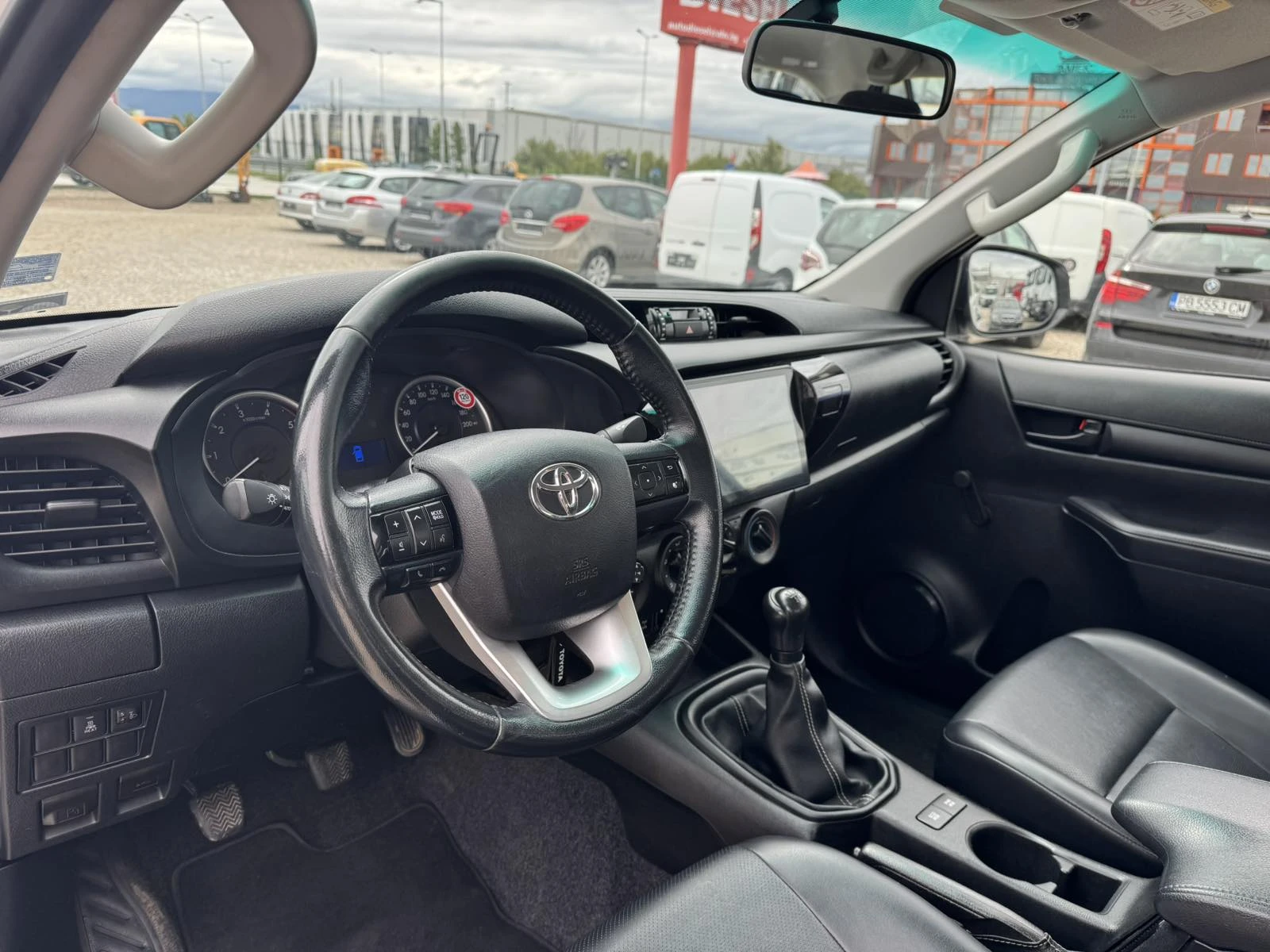 Toyota Hilux 2.4D 4X4 72 000 KM, снимка 10 - Автомобили и джипове - 54589073