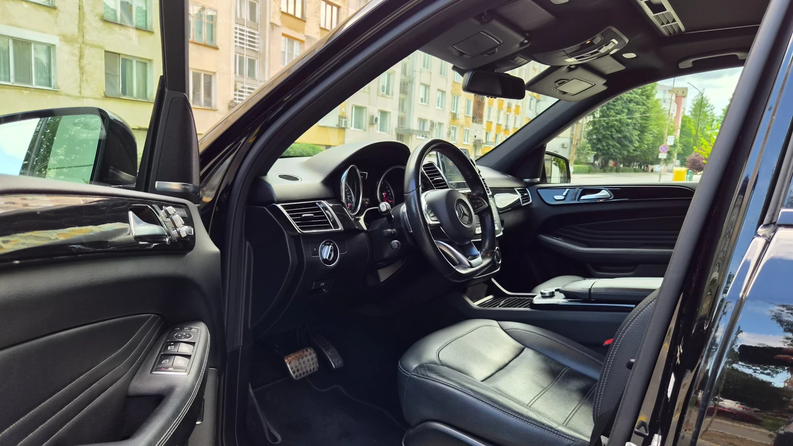 Mercedes-Benz GLE 350 Напълно ОБСЛУЖЕН, снимка 9 - Автомобили и джипове - 55108665