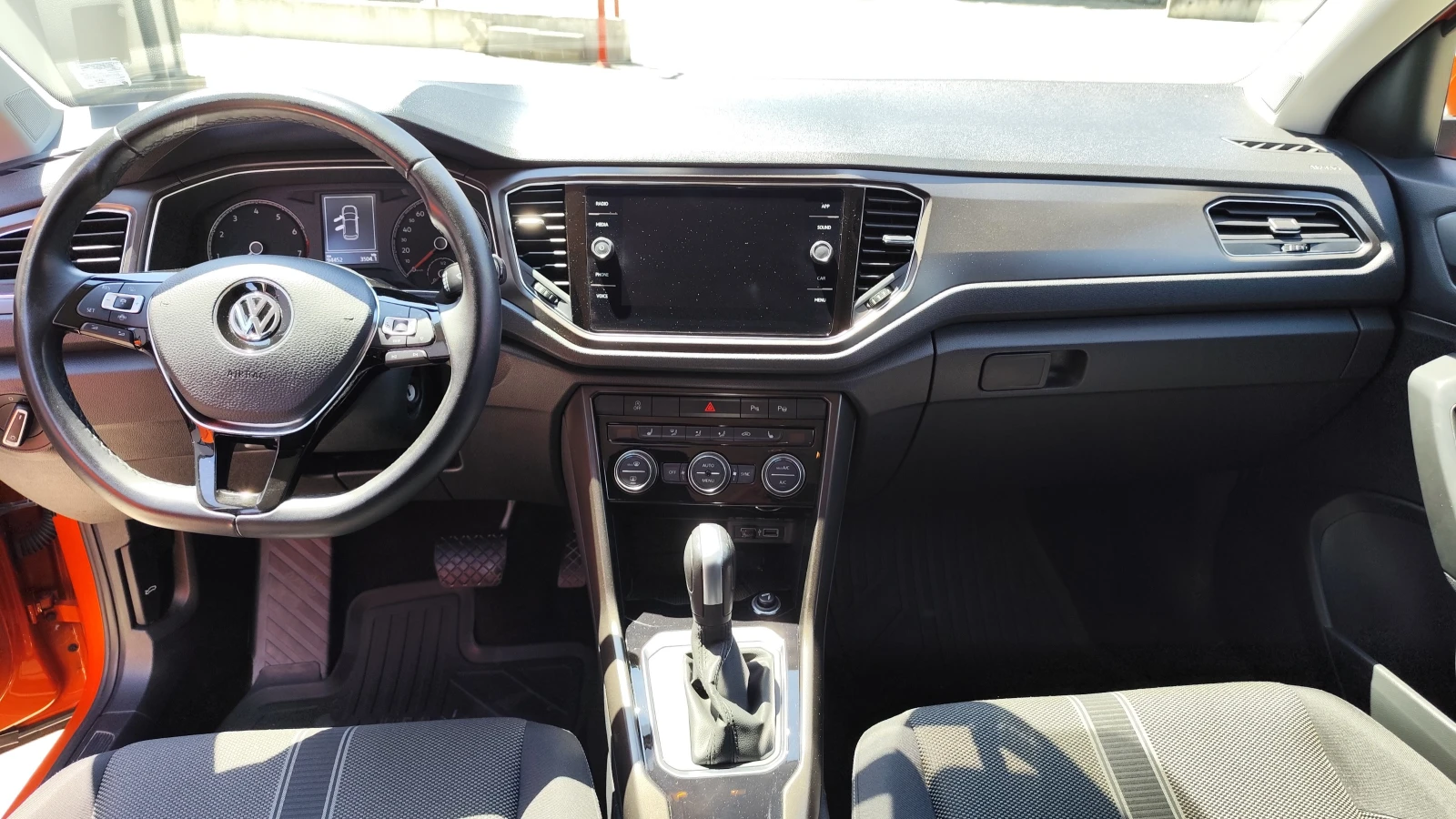 VW T-Roc ACT DSG, снимка 10 - Автомобили и джипове - 55302072