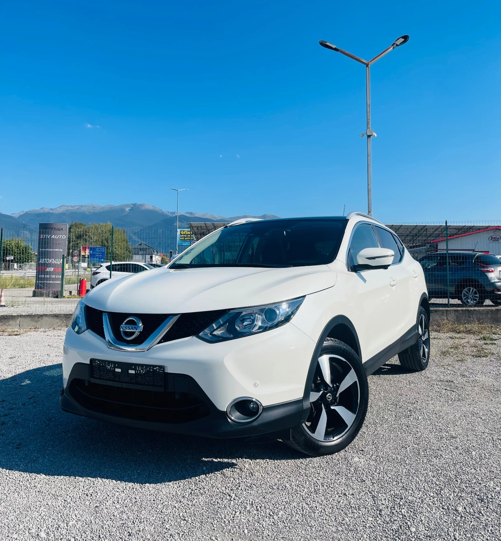 Nissan Qashqai 1.6 dci* EURO6* Панорама* Камера 360* Сервиз истор