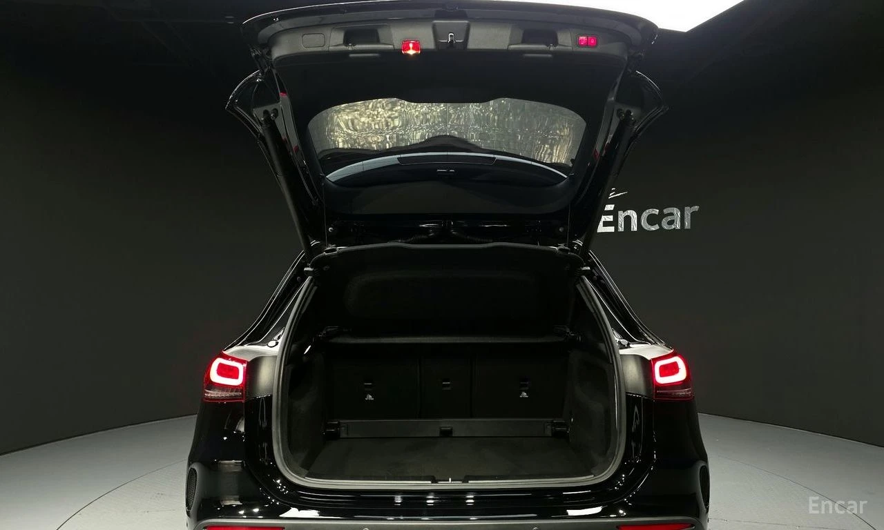 Mercedes-Benz GLA 250 AMG* LINE* 4MATIC* ДИСТРОНИК* LANE* ASSIST* ПАНОРА, снимка 16 - Автомобили и джипове - 55972968