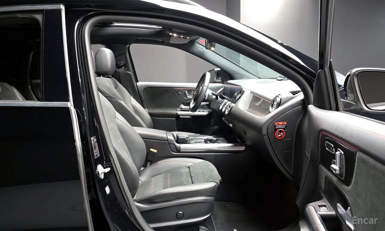 Mercedes-Benz GLA 250 AMG* LINE* 4MATIC* ДИСТРОНИК* LANE* ASSIST* ПАНОРА, снимка 14 - Автомобили и джипове - 55972968