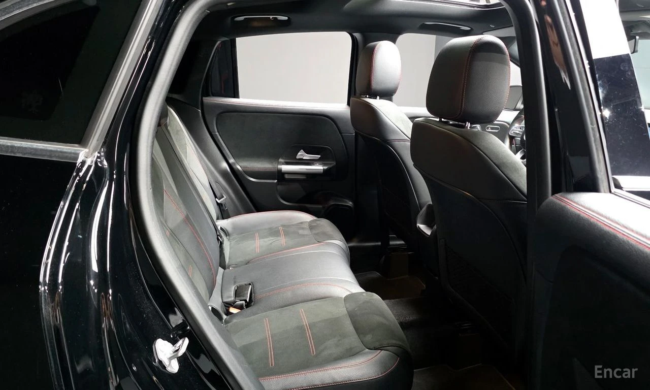 Mercedes-Benz GLA 250 AMG* LINE* 4MATIC* ДИСТРОНИК* LANE* ASSIST* ПАНОРА, снимка 15 - Автомобили и джипове - 55972968