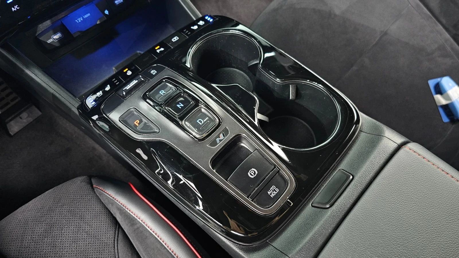 Hyundai Tucson, снимка 12 - Автомобили и джипове - 56710754