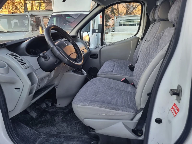 Renault Trafic товарен, снимка 7 - Бусове и автобуси - 48669710