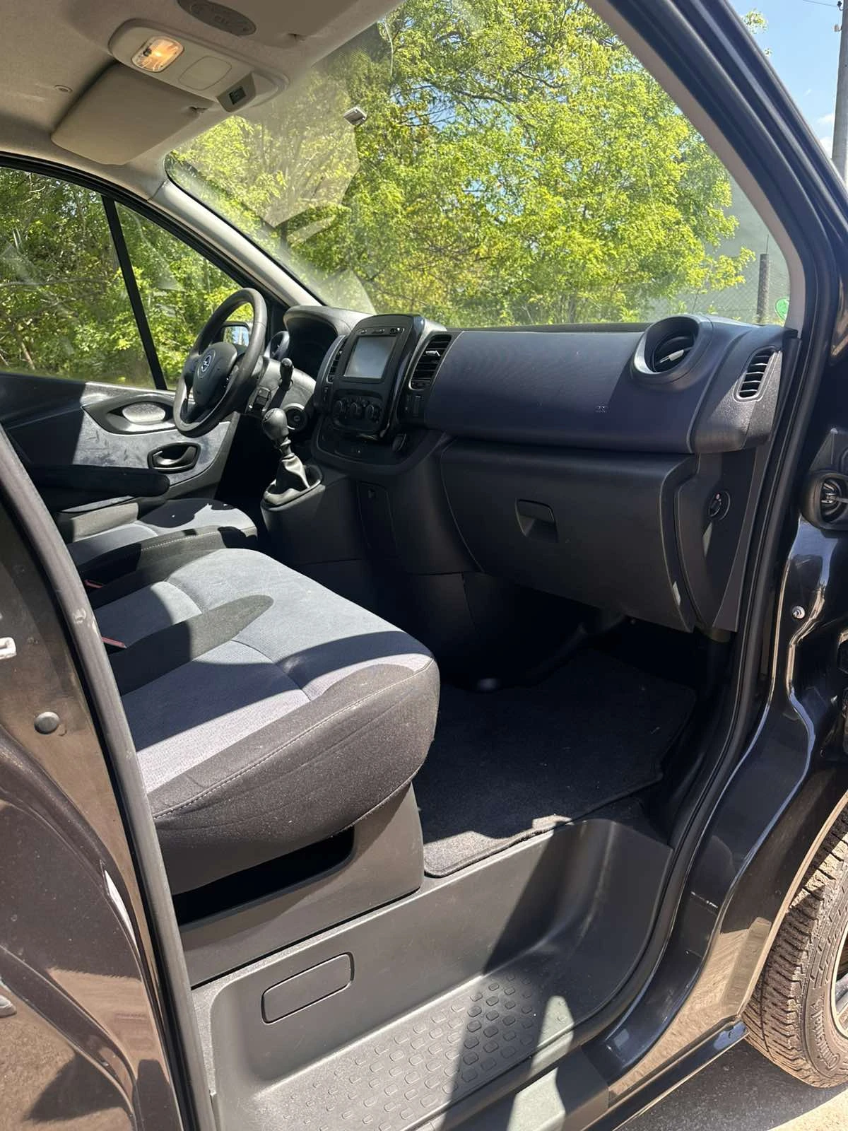 Opel Vivaro  F7 1.6 * LONG* 2016, снимка 13 - Бусове и автобуси - 54613689