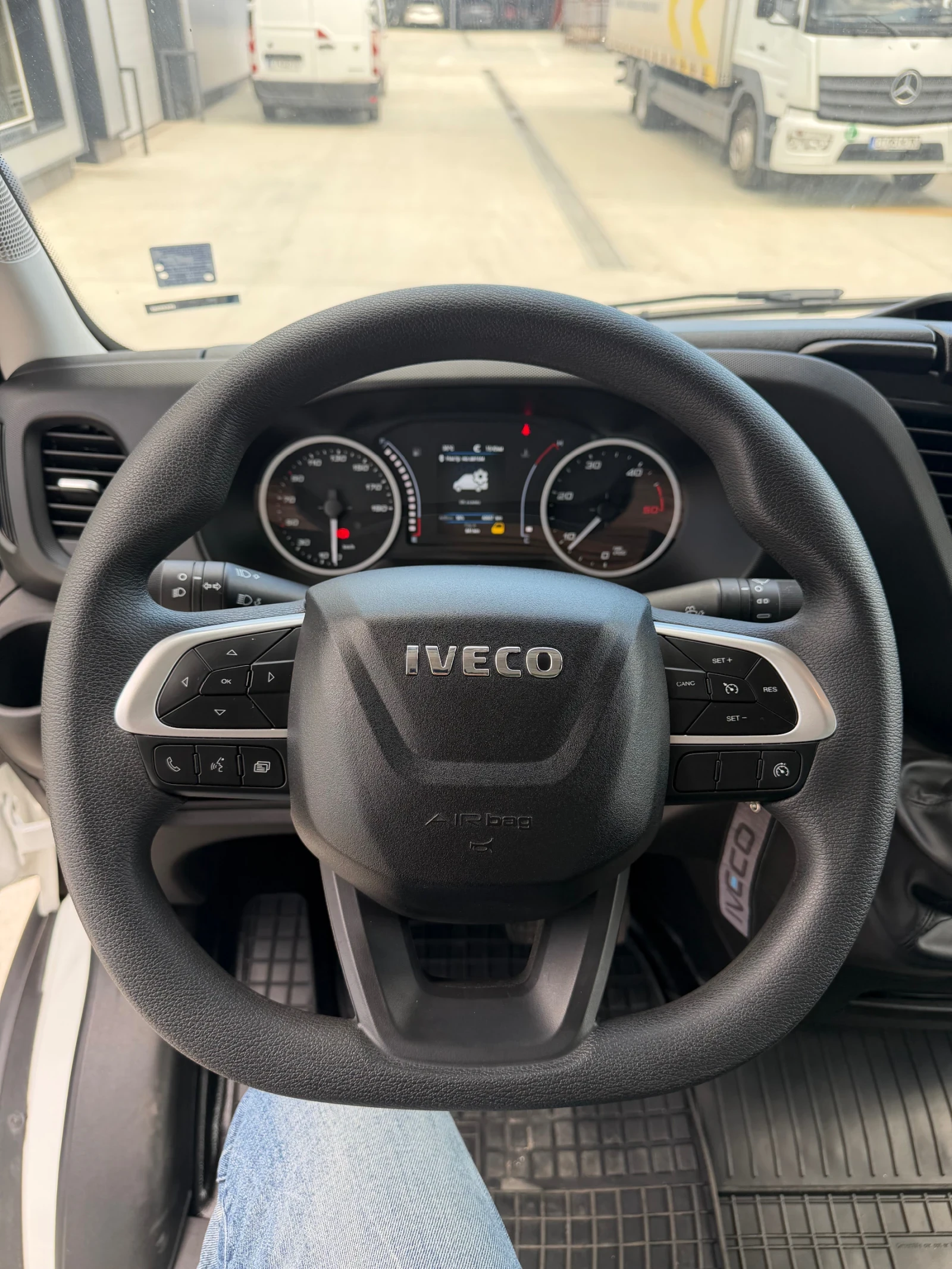 Iveco 35S18, снимка 7 - Бусове и автобуси - 54914934