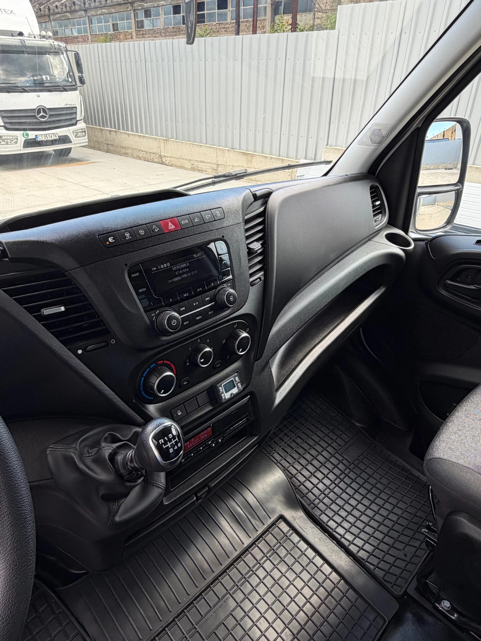 Iveco 35S18, снимка 9 - Бусове и автобуси - 54914934