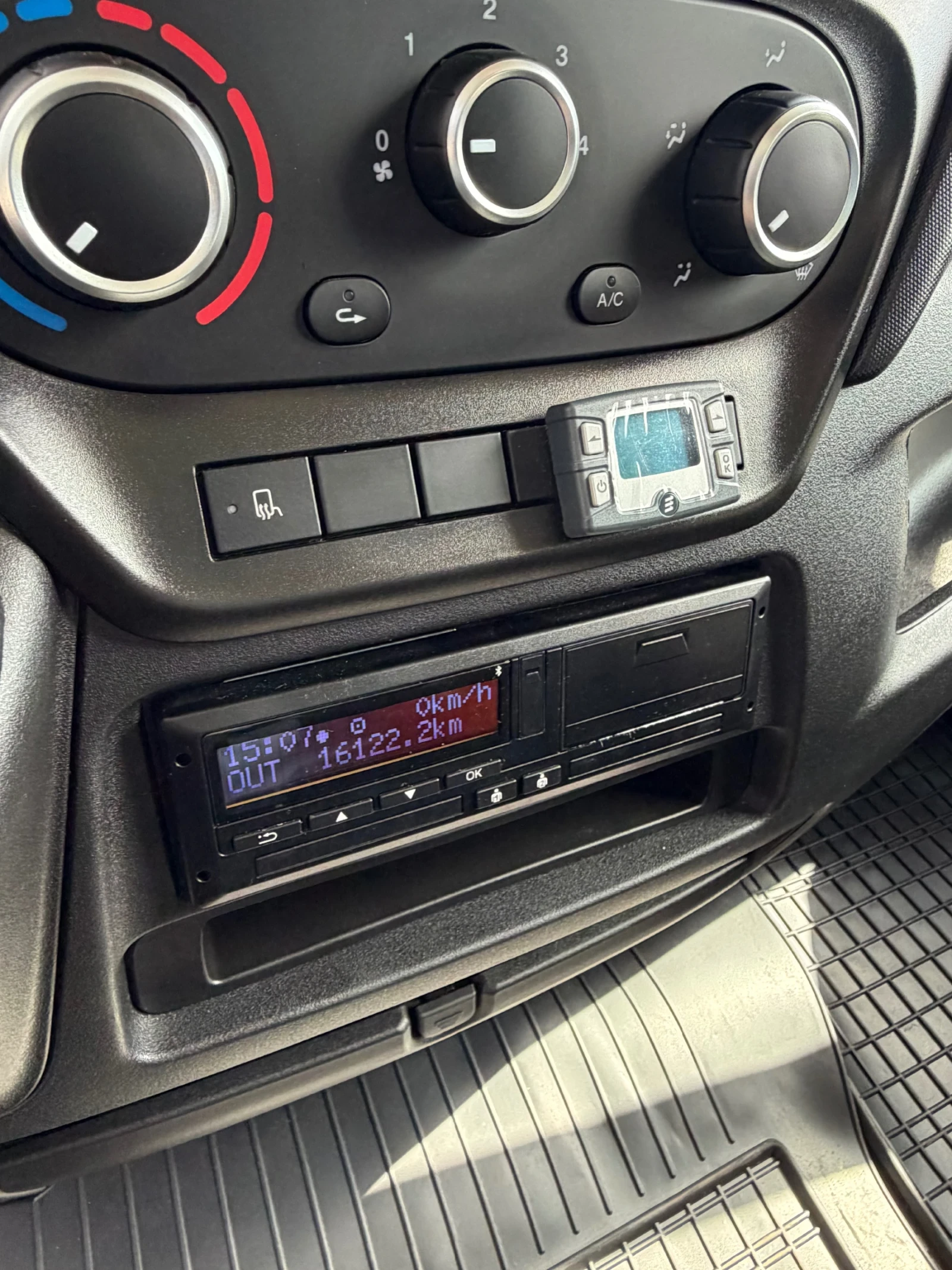 Iveco 35S18, снимка 12 - Бусове и автобуси - 54914934