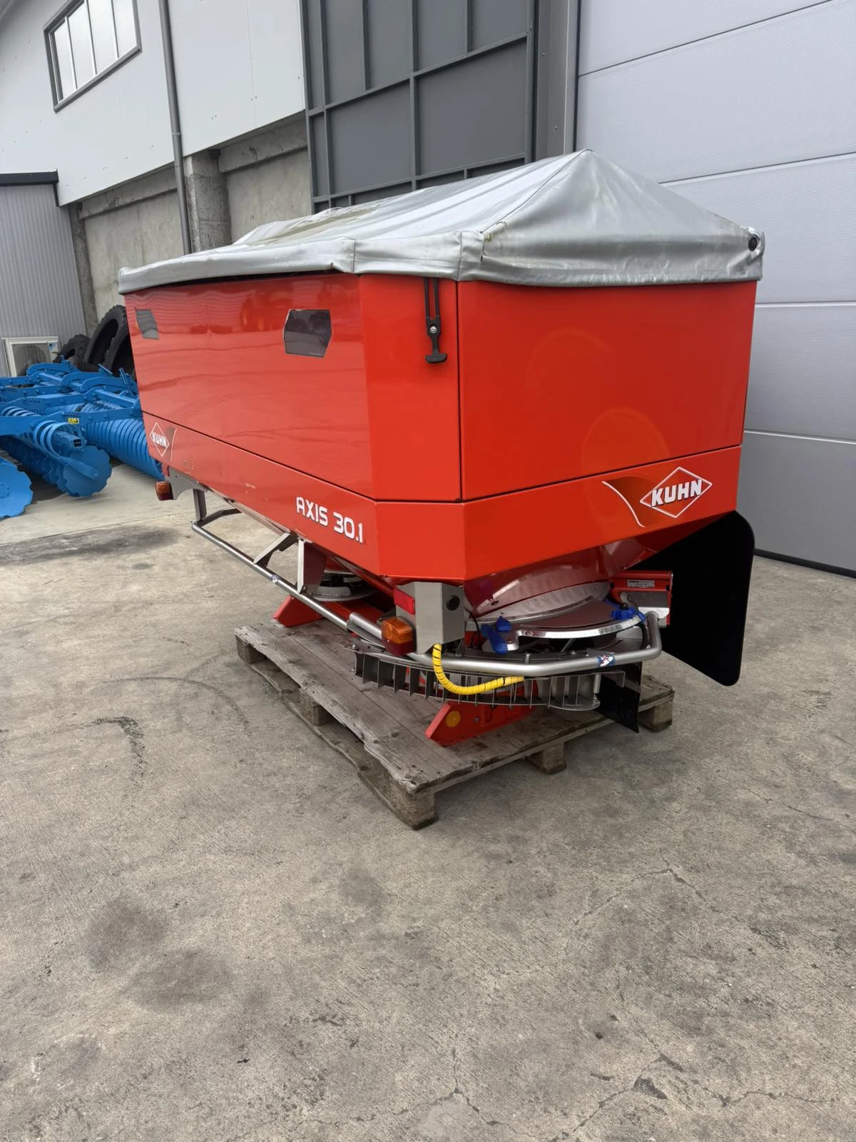 Торачка Rauch Торачка Kuhn Axis 30.1W с компютър, снимка 6 - Селскостопанска техника - 53769834