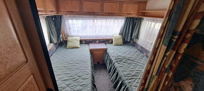 Каравана Hobby 560, снимка 5 - Каравани и кемпери - 52298199