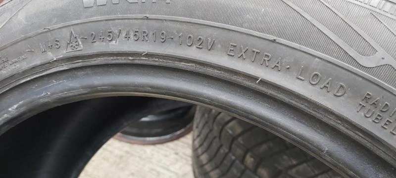 Гуми Зимни 275/40R19, снимка 11 - Гуми и джанти - 31140827