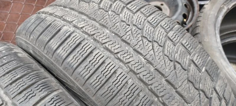 Гуми Зимни 275/40R19, снимка 6 - Гуми и джанти - 31140827