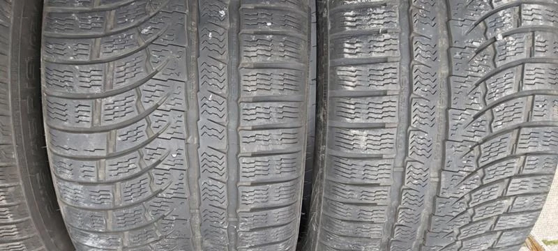 Гуми Зимни 275/40R19, снимка 2 - Гуми и джанти - 31140827