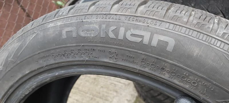 Гуми Зимни 275/40R19, снимка 10 - Гуми и джанти - 31140827