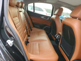 Alfa Romeo Giulia * TI* Q4* КОЖА* ПОДГРЕВ* ШИБИДАХ* LED* , снимка 10