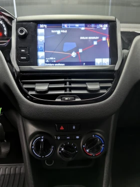 Peugeot 208 1.2* FACELIFT* PURETECH* 148000КМ* НАВИ* ПАРК* ТЕМ, снимка 6