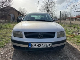 VW Passat 1.6 ГАЗ * КЛИМАТИК* , снимка 2