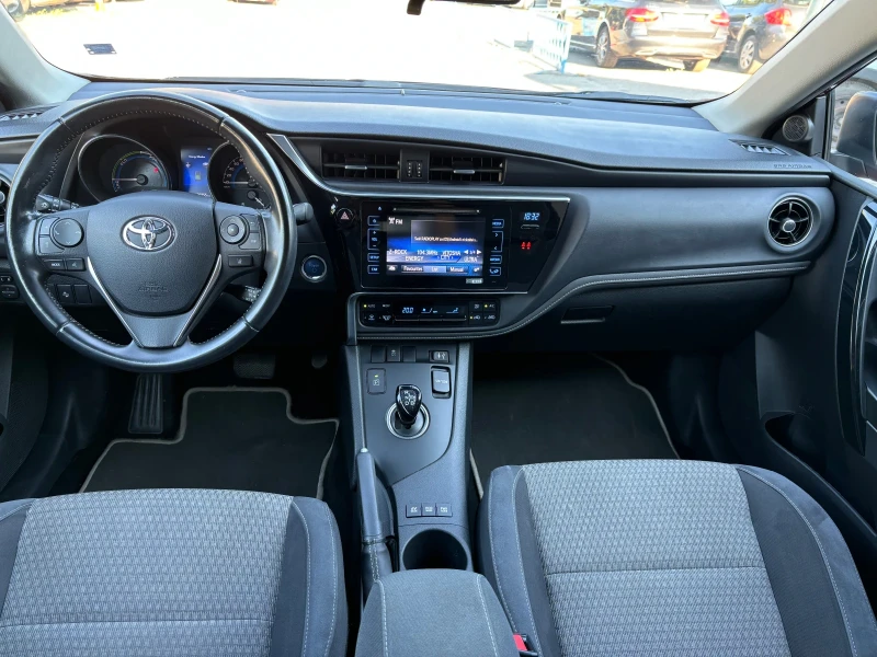 Toyota Auris 1, 8 Hibrid /Фабрична Гаранция , снимка 12 - Автомобили и джипове - 46889081