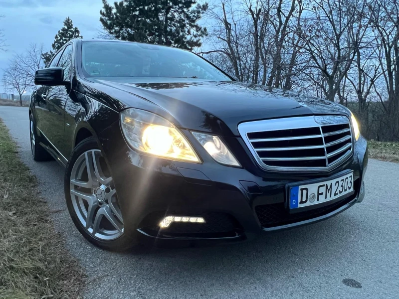 Mercedes-Benz E 220, снимка 1 - Автомобили и джипове - 48420601