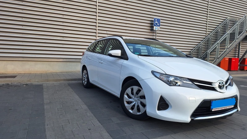 Toyota Auris, снимка 2 - Автомобили и джипове - 48829030