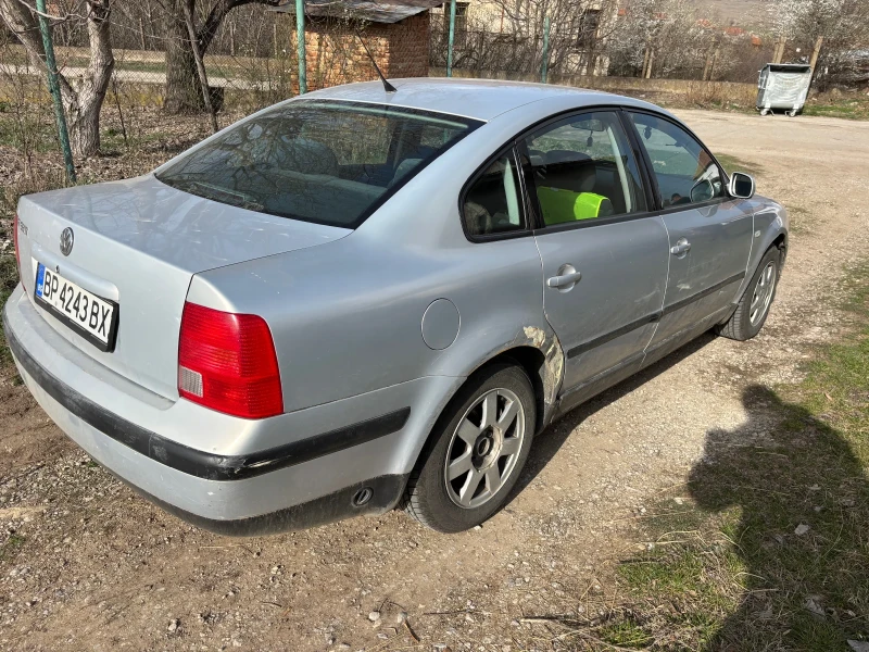 VW Passat 1.6 ГАЗ * КЛИМАТИК* , снимка 5 - Автомобили и джипове - 49516908